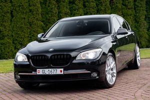 BMW 7 Series F01 750i xDrive 2011
