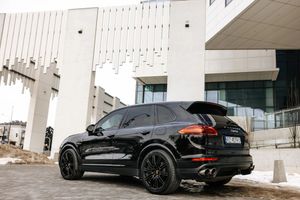 Porsche Cayenne II E-Hybrid 2016
