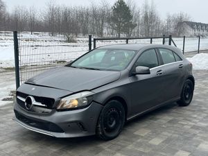 Mercedes-Benz A W176 180 (BlueEFFICIENCY) Urban 2015
