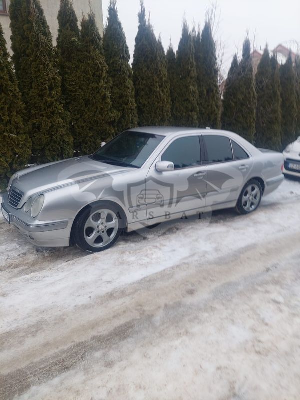 Mercedes-Benz E W210 2001