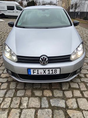 Volkswagen Golf VI 1.6 TDI DPF BlueMotion Technology Style 2012