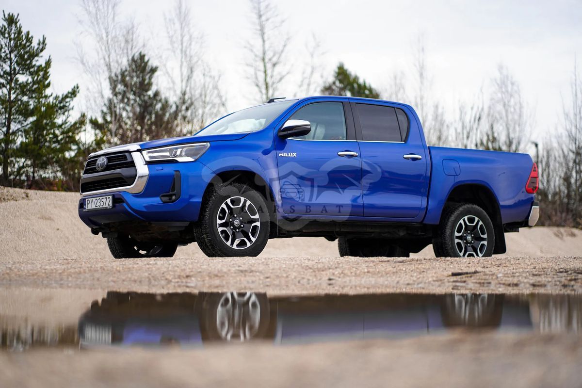 Toyota Hilux 2.8 D-4D Double Cab Invincible 4x4 2021
