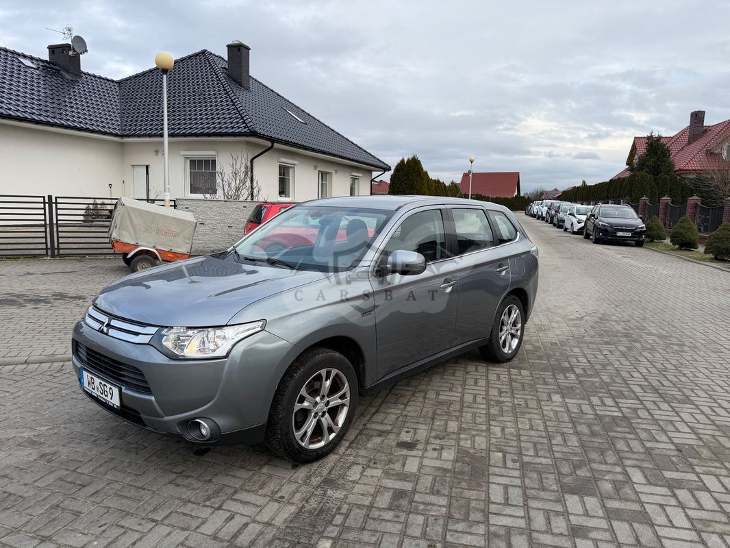 Mitsubishi Outlander III 2.0 2WD Diamant Edition 2015