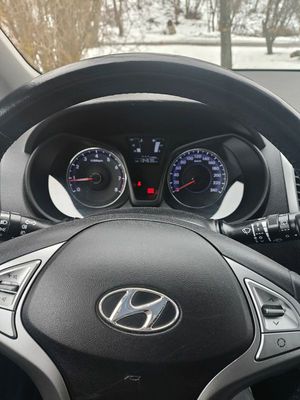 Hyundai IX20 1.4 blue 2012