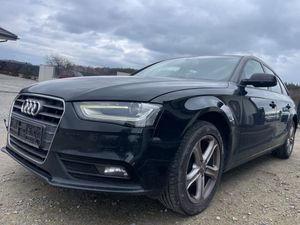 Audi A4 B8 2.0 TDI DPF S line Sportpaket 2012