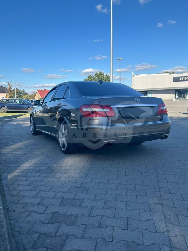 Mercedes-Benz E W212/W207 200 CGI BlueEFFICIENCY Avantgarde 2011