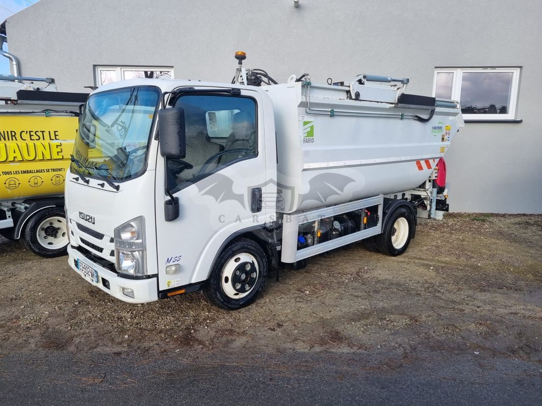 Isuzu M55 2017