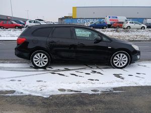 Opel Astra J 2011