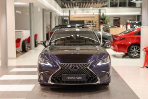 Lexus ES 2019