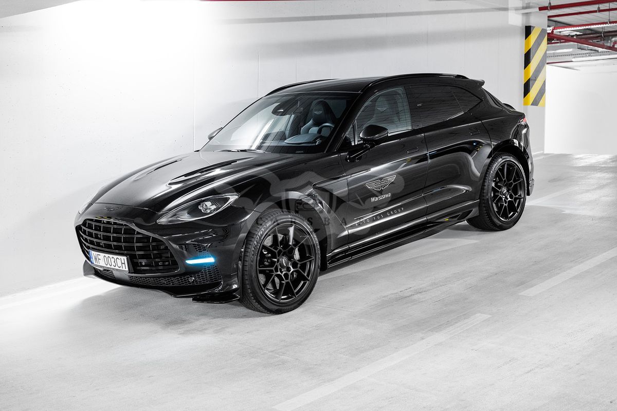 Aston Martin DBX 2024