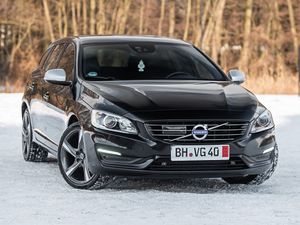 Volvo V60 I D4 Geartronic Summum 2017