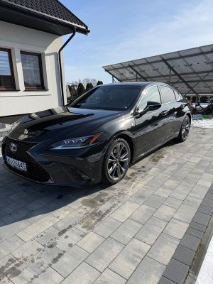 Lexus ES 2019
