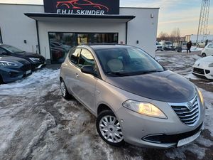Lancia Ypsilon 1.2 8V Platino (5 os.) 2012