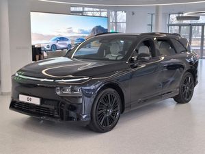 XPeng G9 94.6 kWh AWD Performance 2025