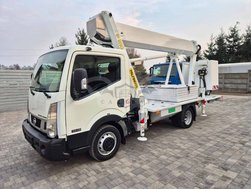 Nissan Cabstar 2015