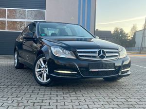 Mercedes-Benz C W204 180 BlueEFFICIENCY 7G-TRONIC Avantgarde 2012