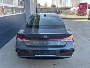 Hyundai Elantra VII 1.6 Smart CVT 2024
