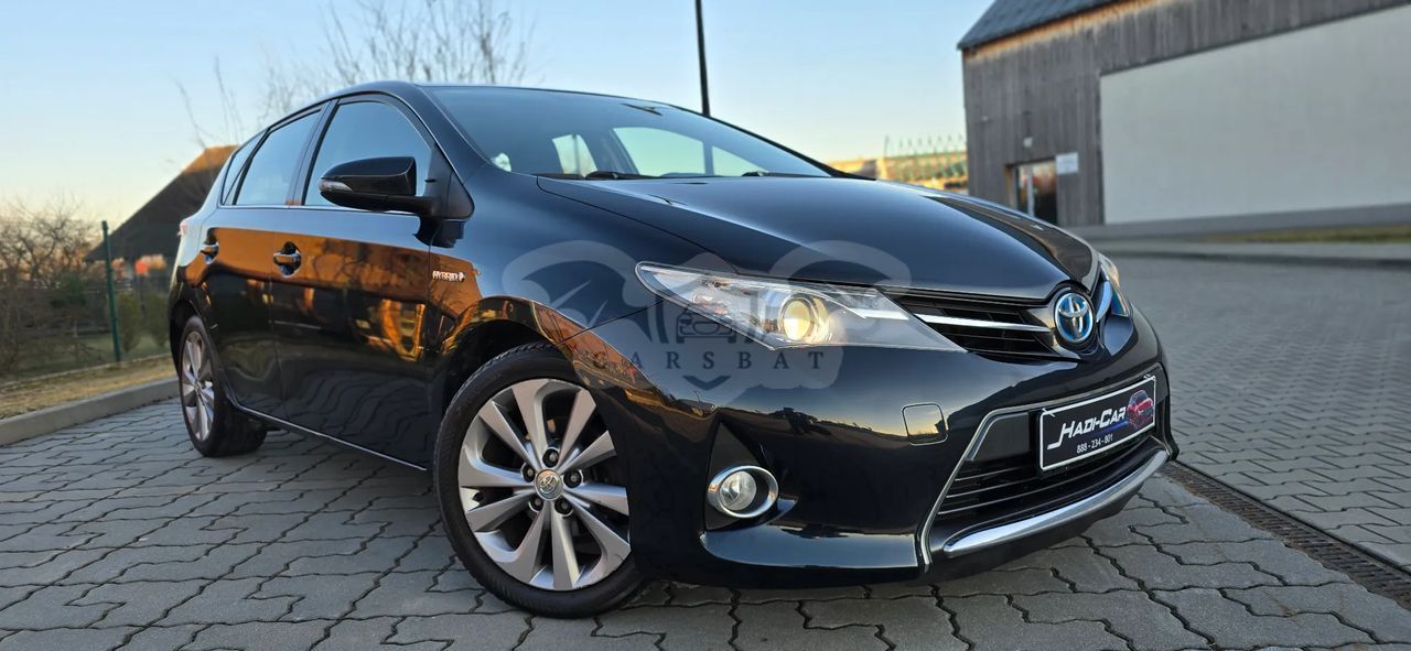Toyota Auris II 1.8 HSD Luna 2013