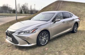Lexus ES 2022