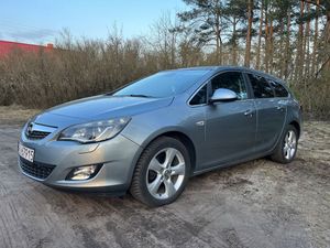 Opel Astra J 1.7 CDTI DPF Sport 2011
