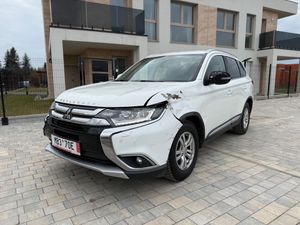 Mitsubishi Outlander III 2.0 4WD CVT Spirit+ 2017