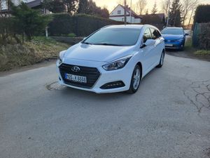 Hyundai i40 Kombi blue 1.6 Family 2018