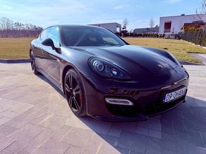 Porsche Panamera GTS PDK 2012