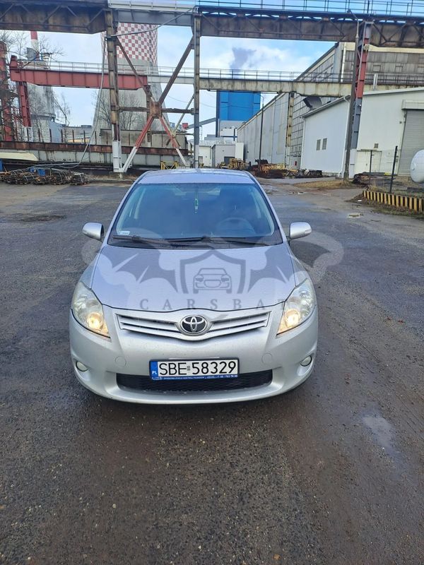 Toyota Auris II 2.0 D-4D 2010 2011