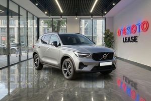 Volvo XC40 B3 Plus Dark 2026