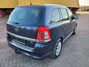 Opel Zafira B 2011