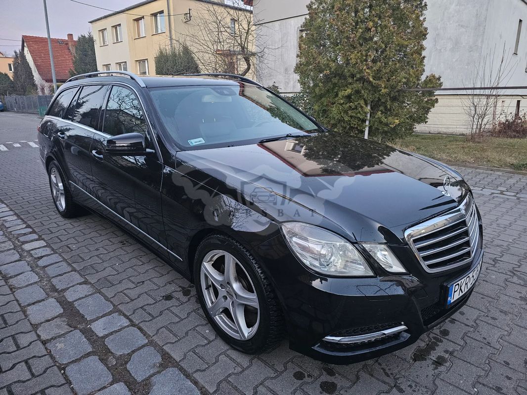 Mercedes-Benz E W212/W207 200 CGI BlueEFFICIENCY 7G-TRONIC Avantgarde 2012