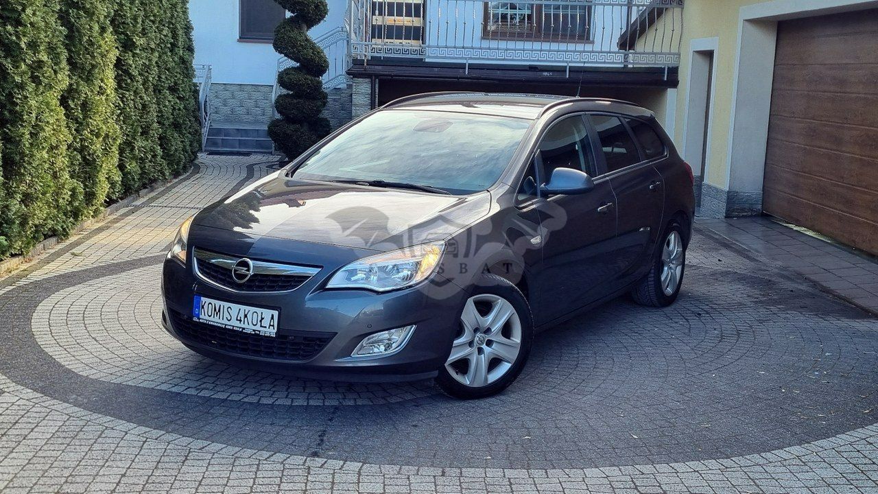 Opel Astra J 2012