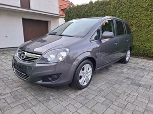 Opel Zafira B 2011