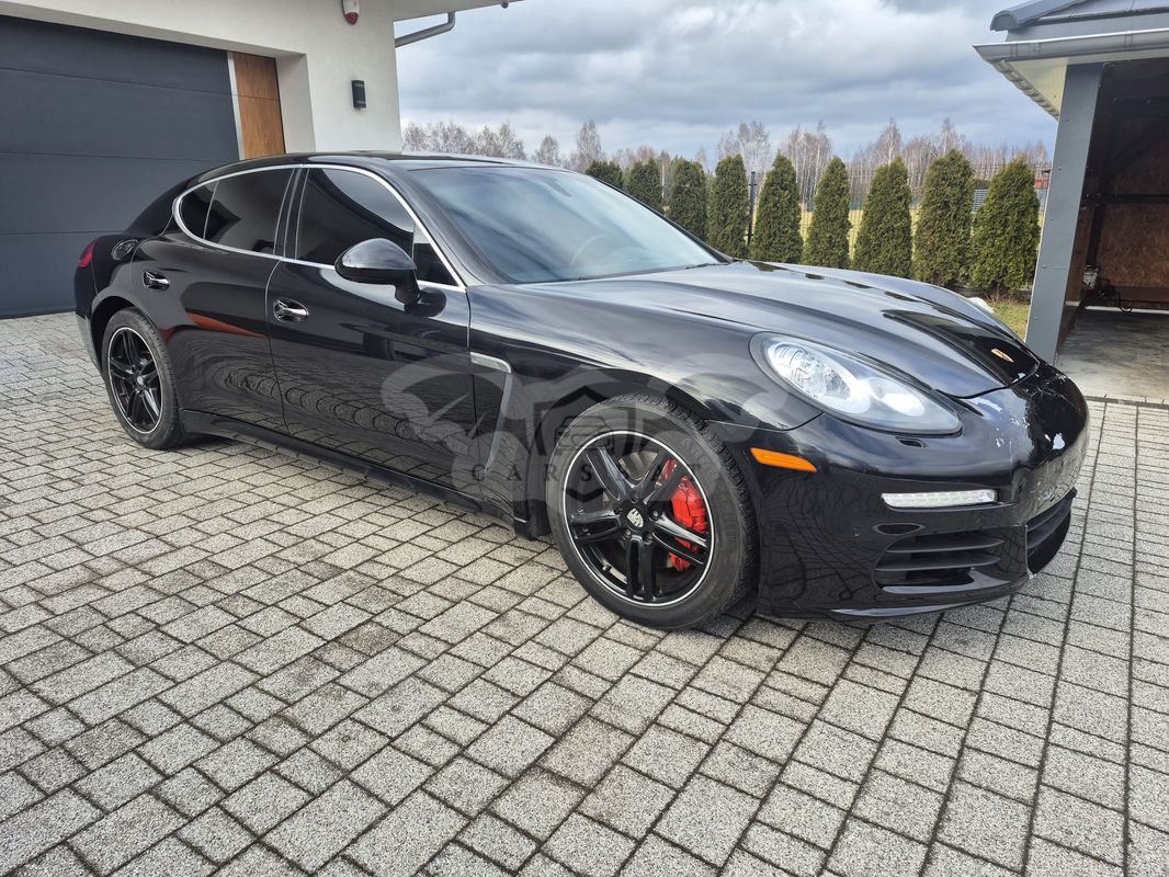 Porsche Panamera S 2014