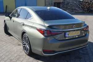 Lexus ES 300h Prestige 2024