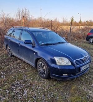 Toyota Avensis II 1.8 VVT-i Luna 2004