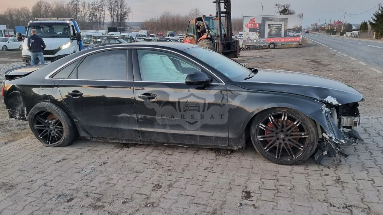 Audi A8 D4 3.0 TDI DPF quattro 2011