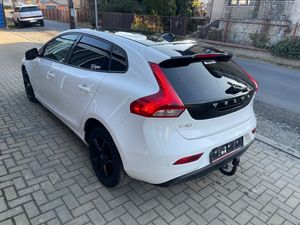 Volvo V40 II D2 R Design 2012