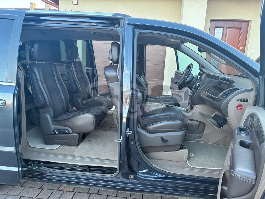 Lancia Voyager 2.8CRD Platinum 2013