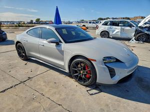 Porsche Taycan 2022