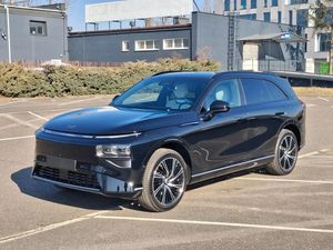 XPeng G9 80.3 kWh RWD Standard Range 2025