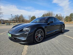 Porsche Taycan 2022