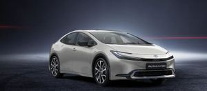Toyota Prius V 2.0 Hybrid Prestige 2025