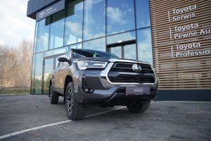 Toyota Hilux 2.8 D-4D Double Cab Invincible Sport 4x4 2025