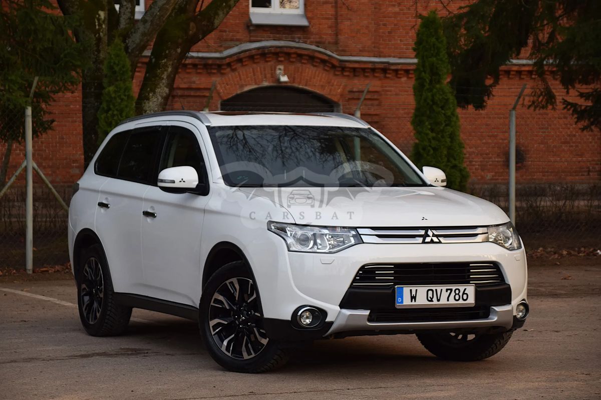 Mitsubishi Outlander III 2.2 DI-D 4WD Automatik Diamant Edition+ 2014