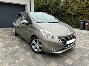 Peugeot 208 I 1.2 VTi Allure 2015