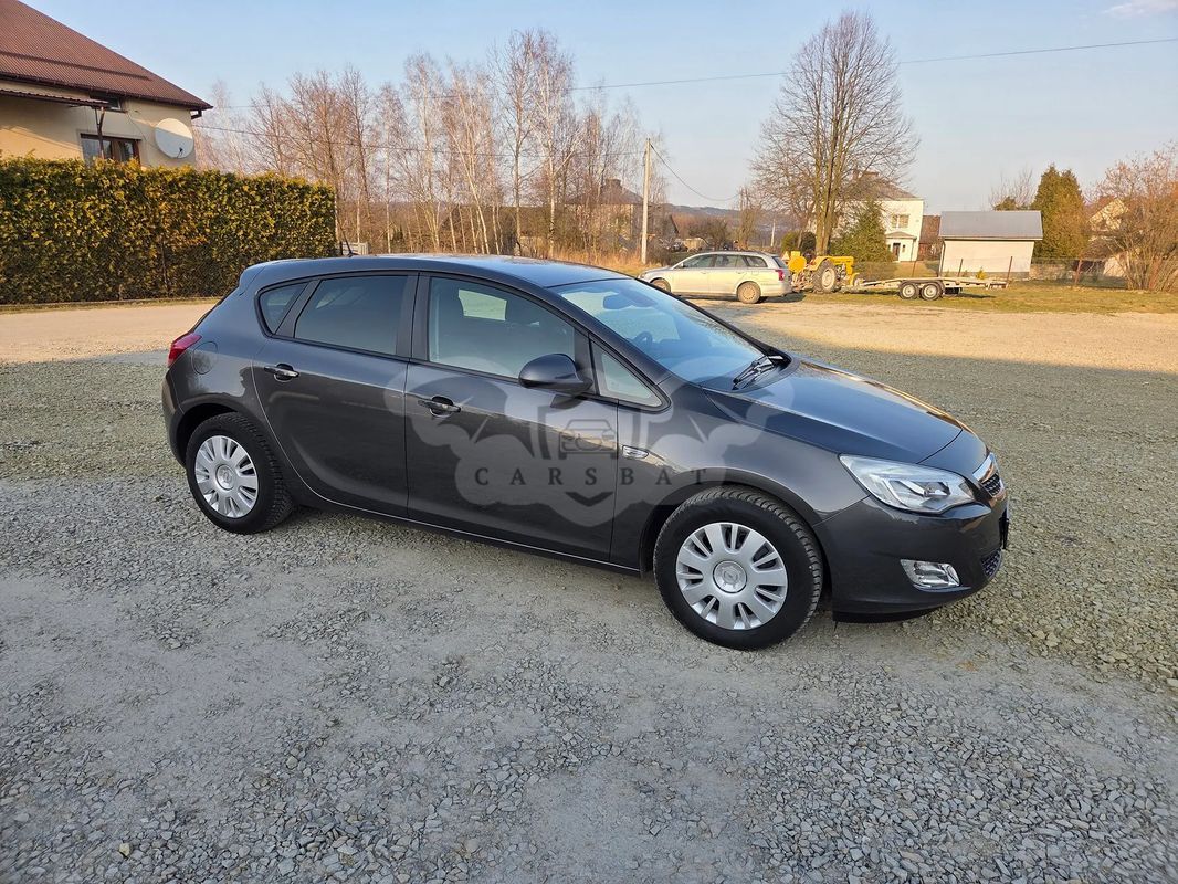 Opel Astra J 1.4 Turbo Selection 2011