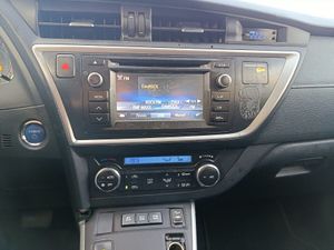 Toyota Auris II 2015
