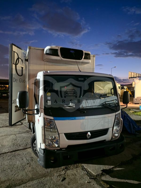 Renault Maxity 2015