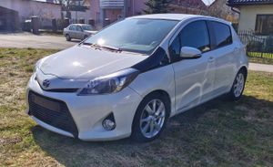 Toyota Yaris III 1.5 VVT-i Comfort mit Design Paket 2013